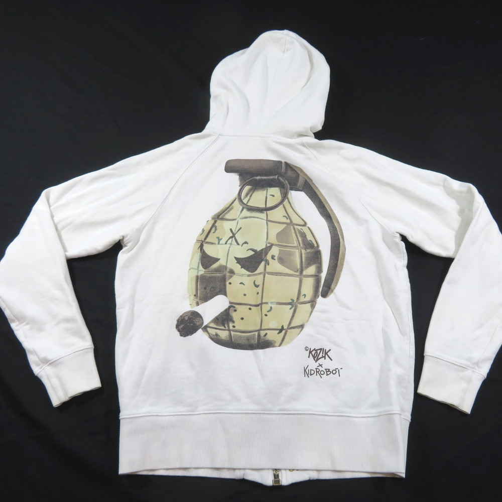 Kidrobot Kozik Hoodie Smoking Grenade Numbered 49 of 375 White Beige Camo M